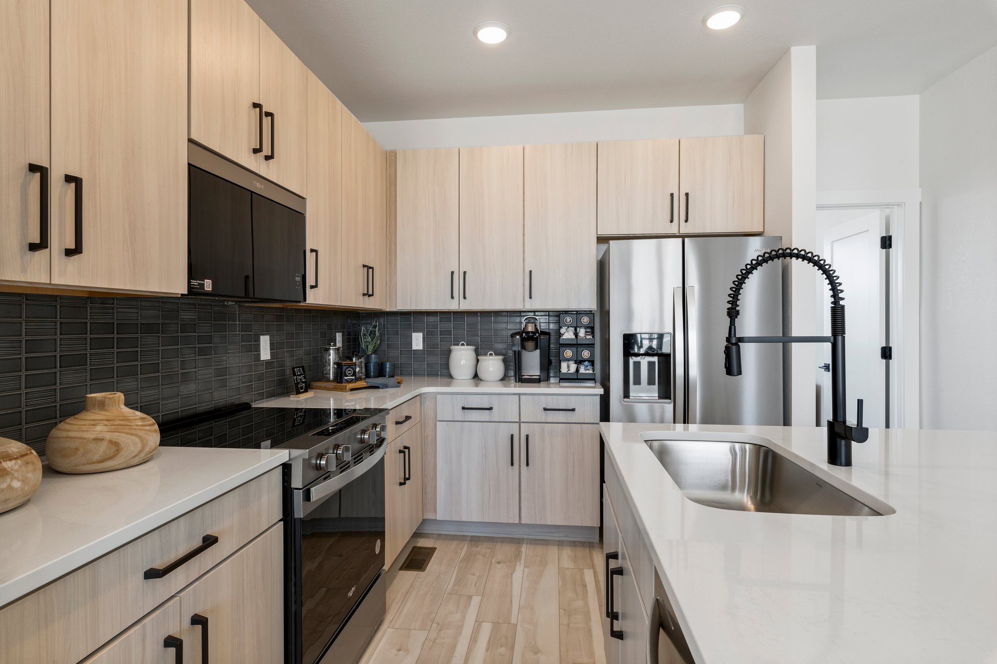 Windler Townhomes_Harvard_kit2_REV